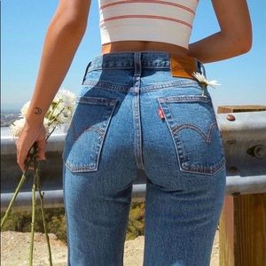 Levi’s wedge high rise blue jeans